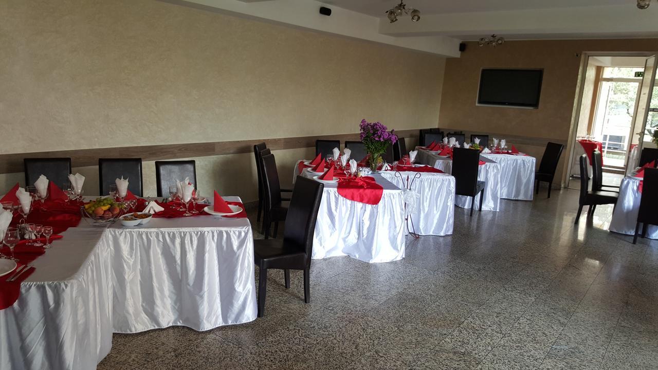 פיטסטי Pensiune Restaurant Avangarde מראה חיצוני תמונה