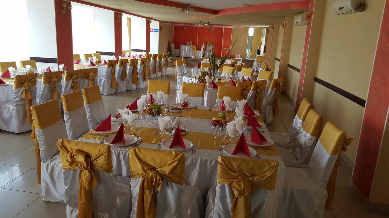 פיטסטי Pensiune Restaurant Avangarde מראה חיצוני תמונה